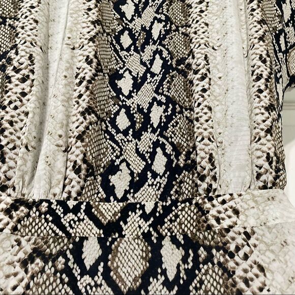 Joie Snake Print Wrap Dress in Ombre Snake Print Size XXS - Picture 9 of 10